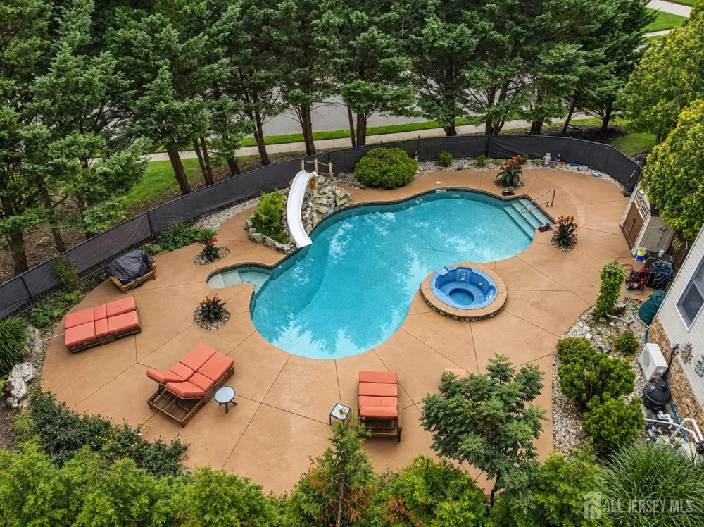 2 Lexington Court Monroe, NJ 08831