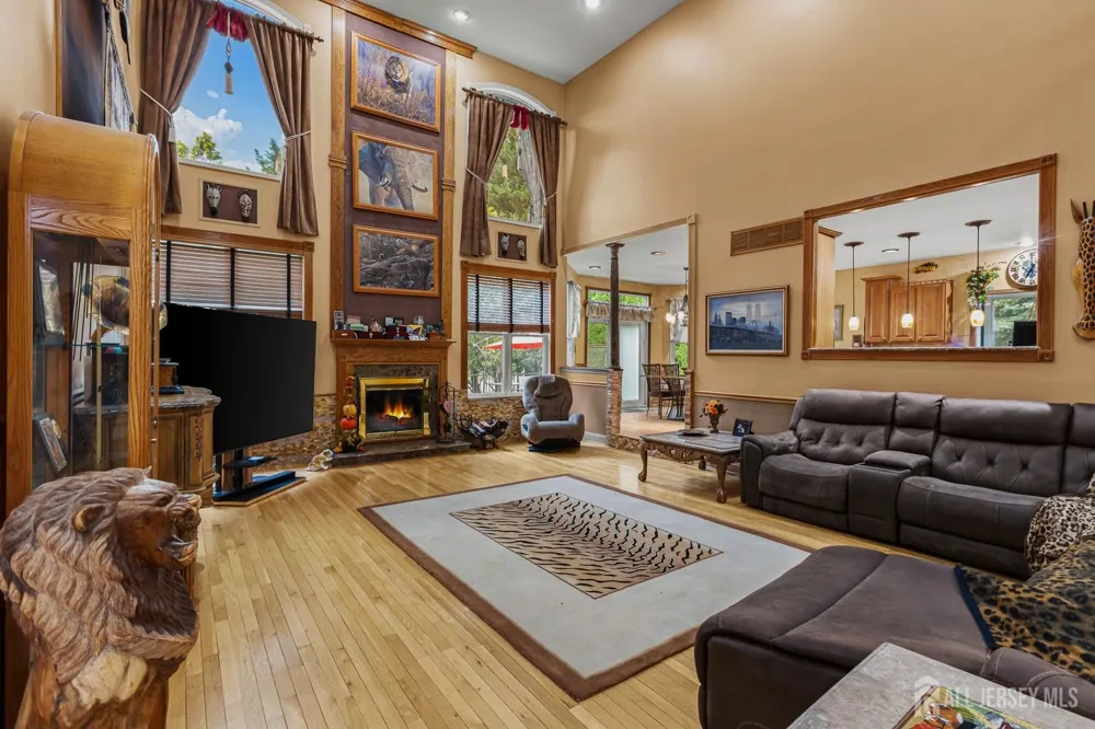 2 Lexington Court Monroe, NJ 08831
