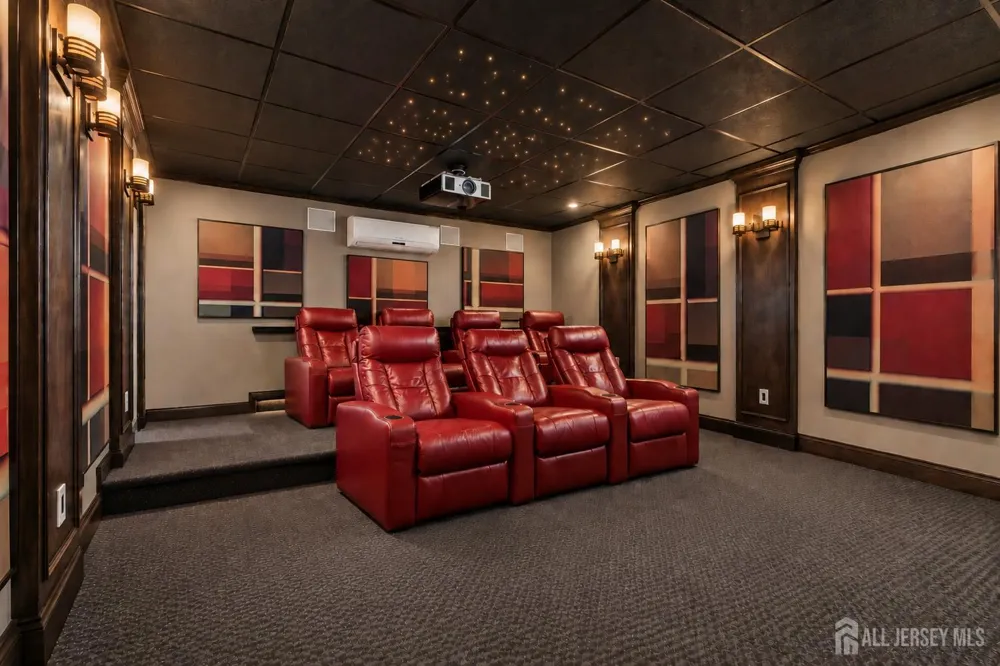 2 Lexington Court Monroe, NJ 08831