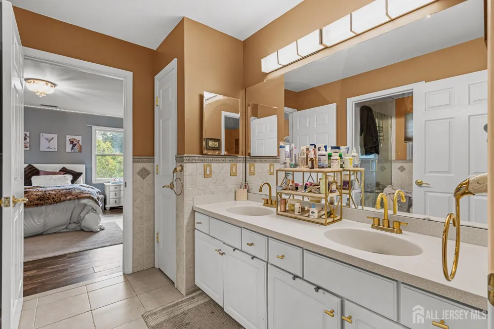 2 Lexington Court Monroe, NJ 08831