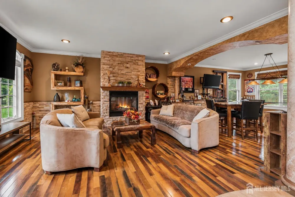 2 Lexington Court Monroe, NJ 08831