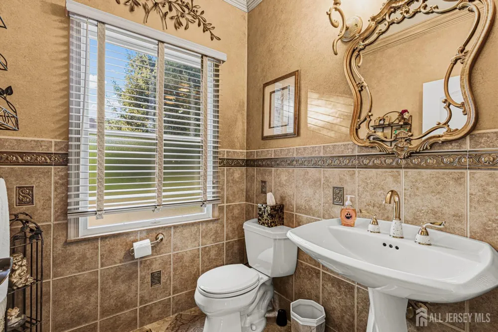 2 Lexington Court Monroe, NJ 08831