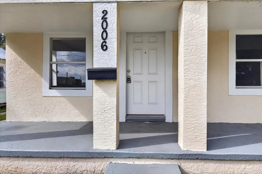 2006 E STUART STREET Tampa, FL 33605