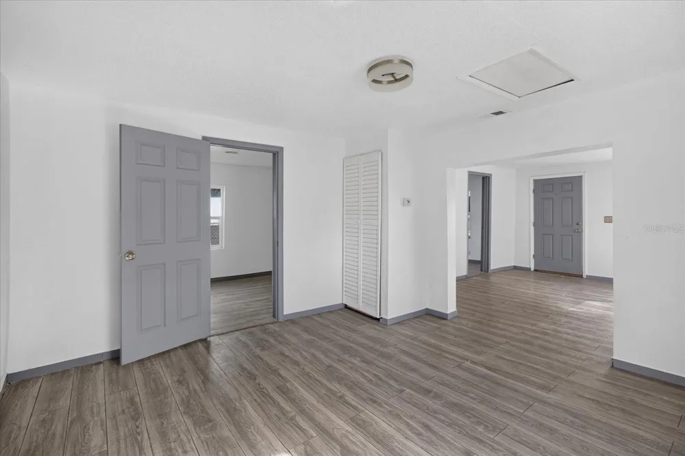 2006 E STUART STREET Tampa, FL 33605