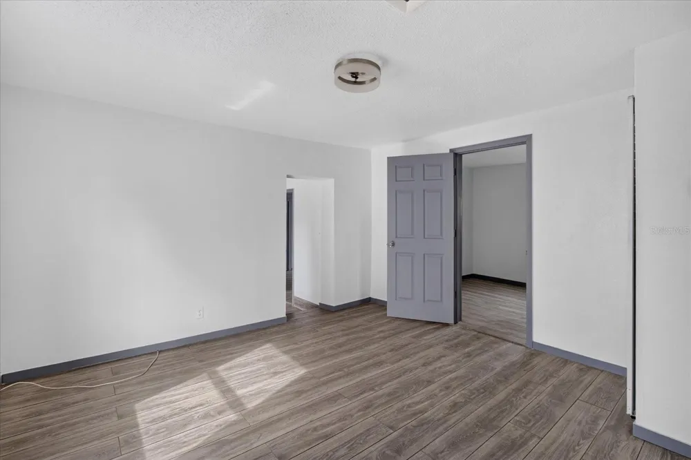 2006 E STUART STREET Tampa, FL 33605