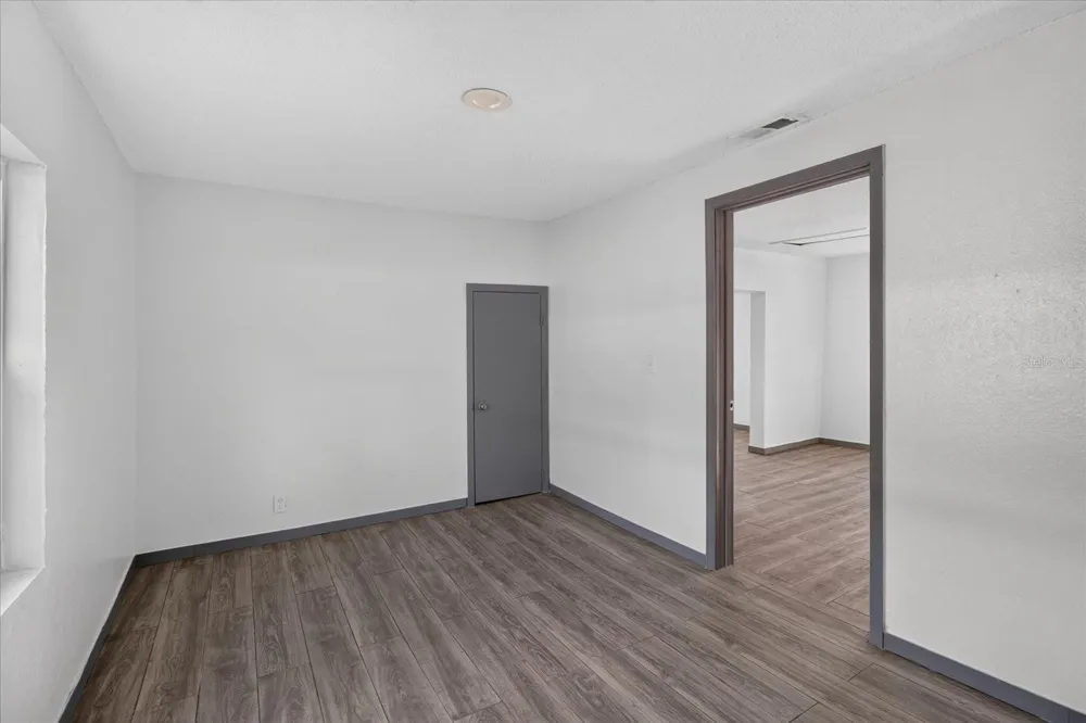 2006 E STUART STREET Tampa, FL 33605