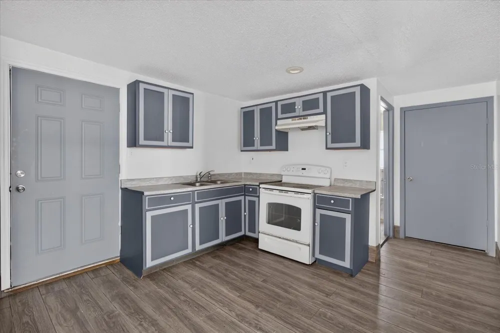 2006 E STUART STREET Tampa, FL 33605
