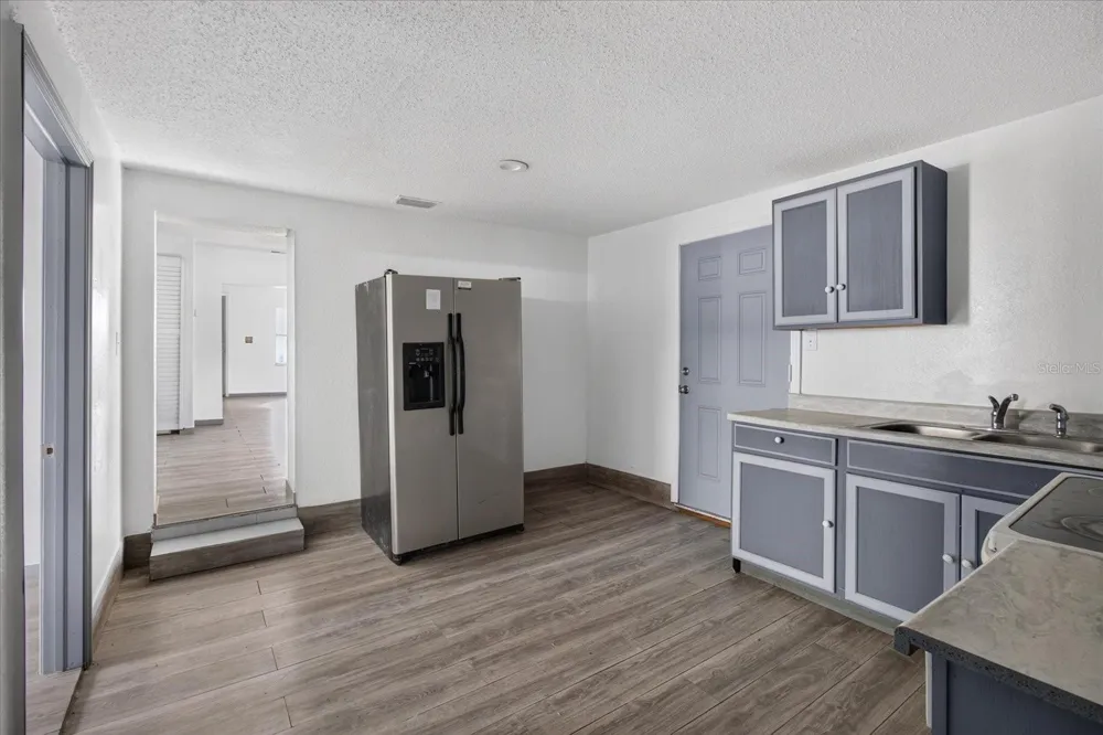 2006 E STUART STREET Tampa, FL 33605