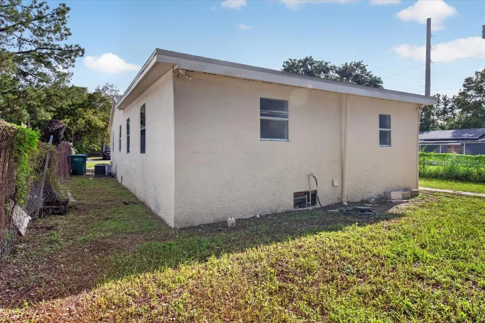 2006 E STUART STREET Tampa, FL 33605