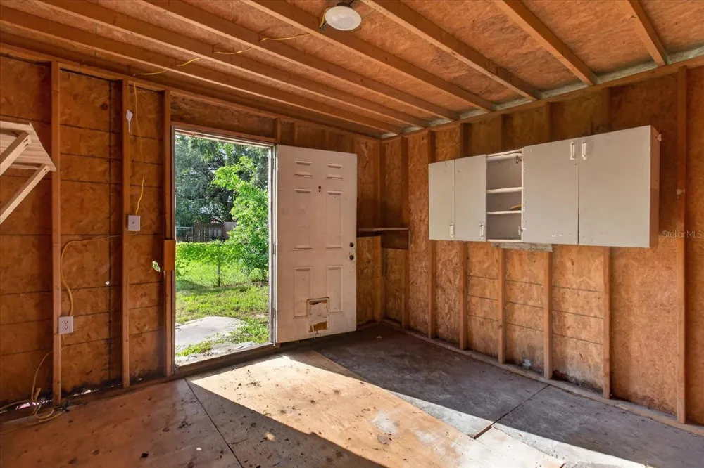 2006 E STUART STREET Tampa, FL 33605