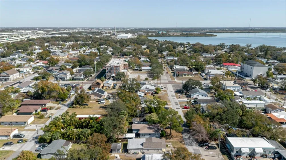 2006 E STUART STREET Tampa, FL 33605
