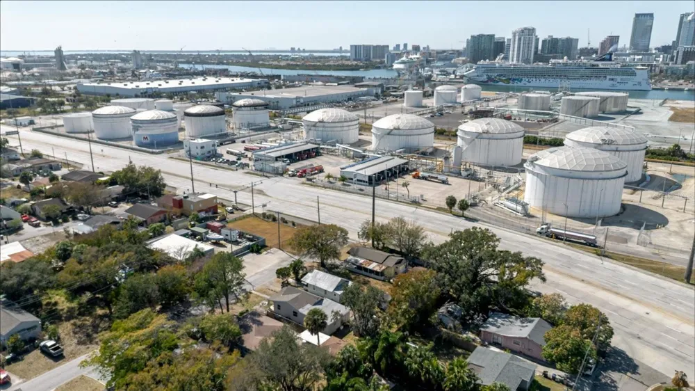 2006 E STUART STREET Tampa, FL 33605