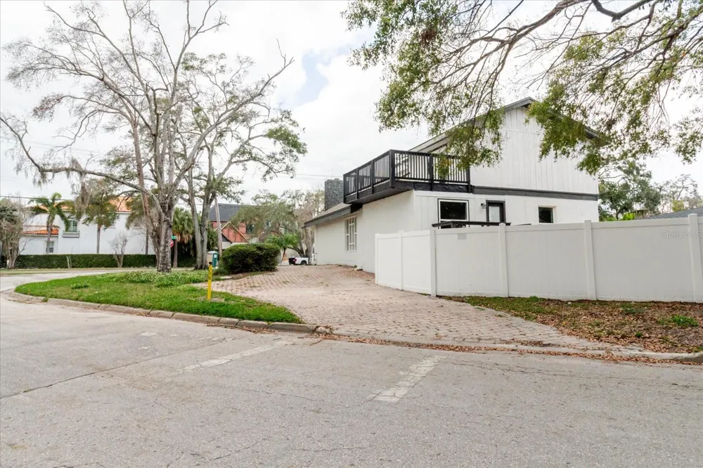 3014 S WEST SHORE BOULEVARD W Tampa, FL 33629