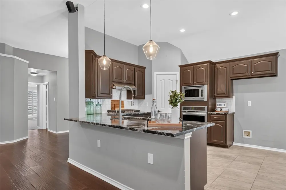 2720 Windstone Way Corinth, TX 76210
