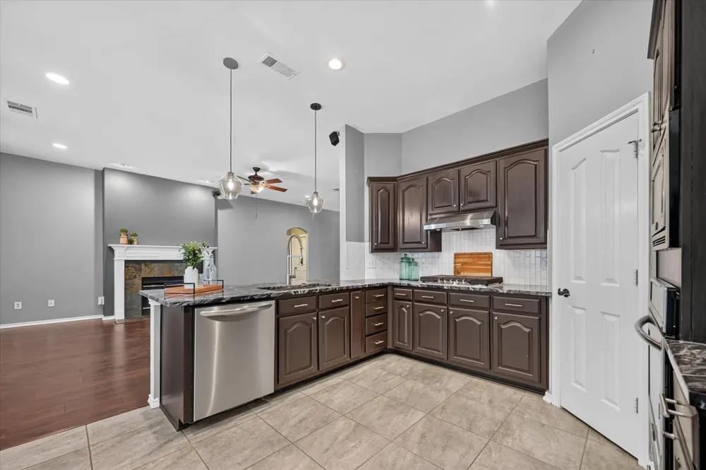 2720 Windstone Way Corinth, TX 76210