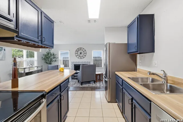 6823 MOUNTAIN SPRING ST San Antonio, TX 78249
