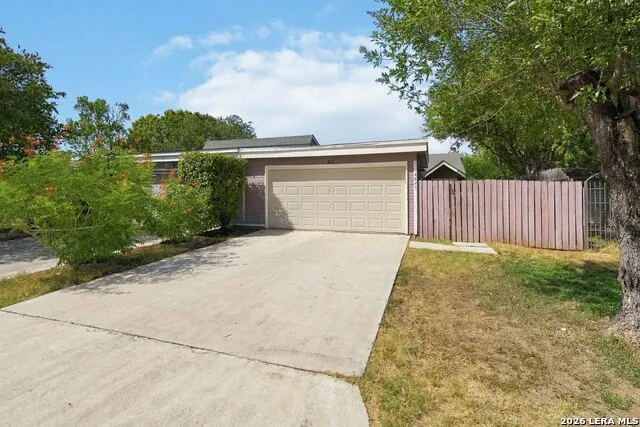 6823 MOUNTAIN SPRING ST San Antonio, TX 78249