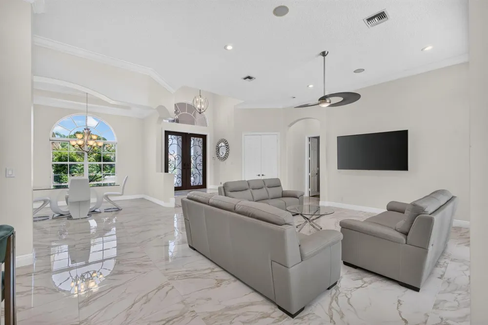 8055 Woodsmuir Drive West Palm Beach, FL 33412
