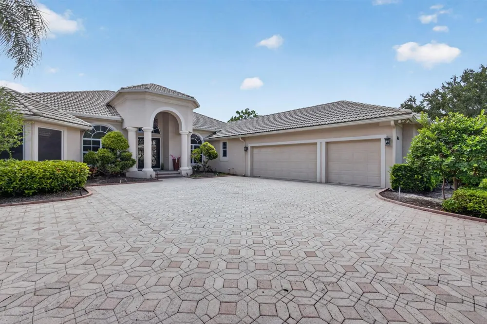 8055 Woodsmuir Drive West Palm Beach, FL 33412