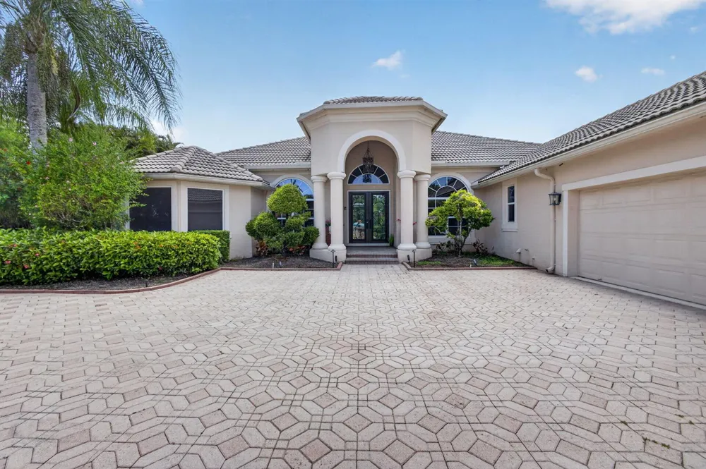 8055 Woodsmuir Drive West Palm Beach, FL 33412