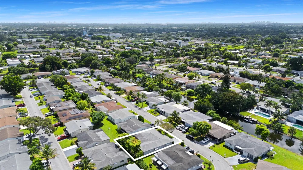 6995 NW 10TH COURT Margate, FL 33063