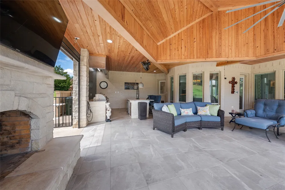102 Whitney Court Aledo, TX 76008