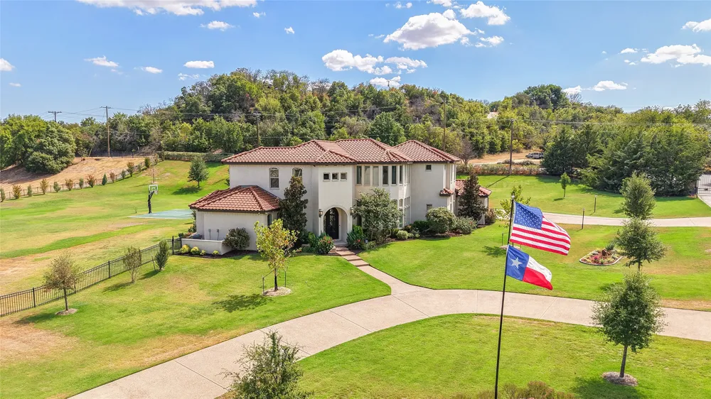102 Whitney Court Aledo, TX 76008