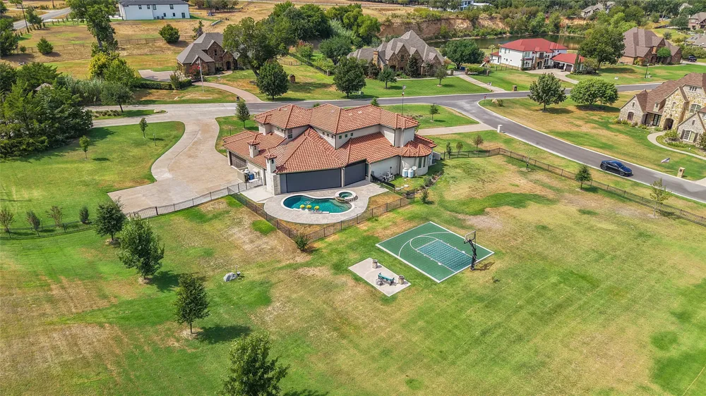 102 Whitney Court Aledo, TX 76008