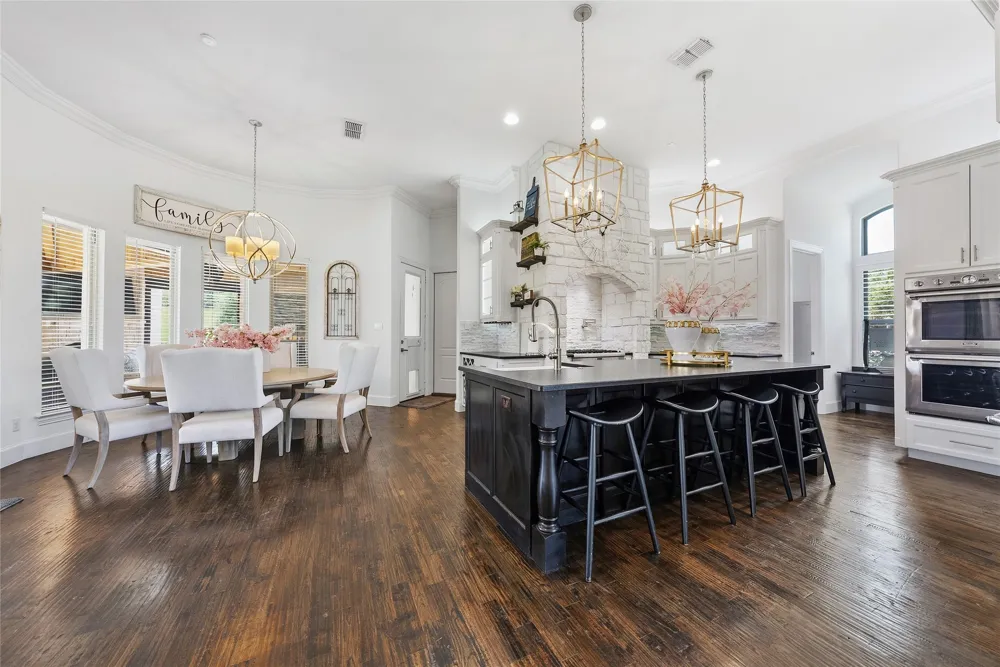 102 Whitney Court Aledo, TX 76008