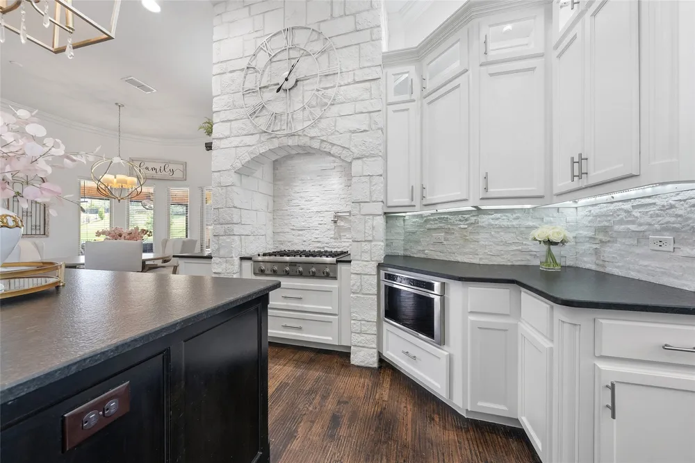 102 Whitney Court Aledo, TX 76008