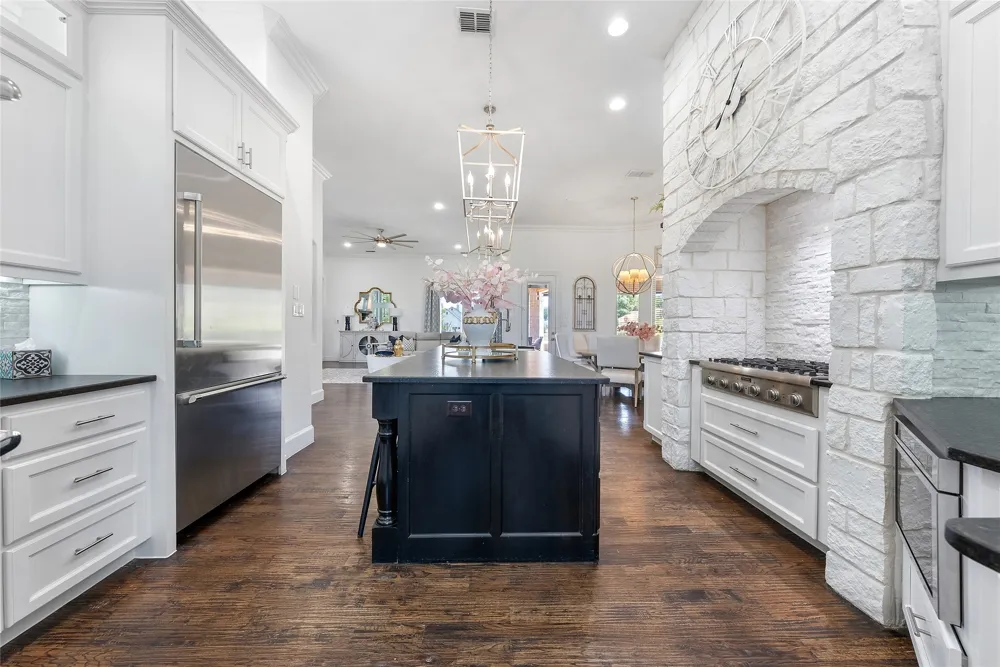 102 Whitney Court Aledo, TX 76008