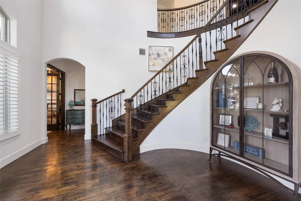 102 Whitney Court Aledo, TX 76008