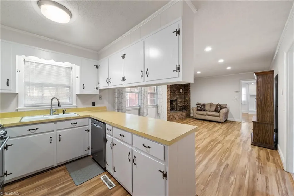 2909 Marlborough Road Burlington, NC 27215
