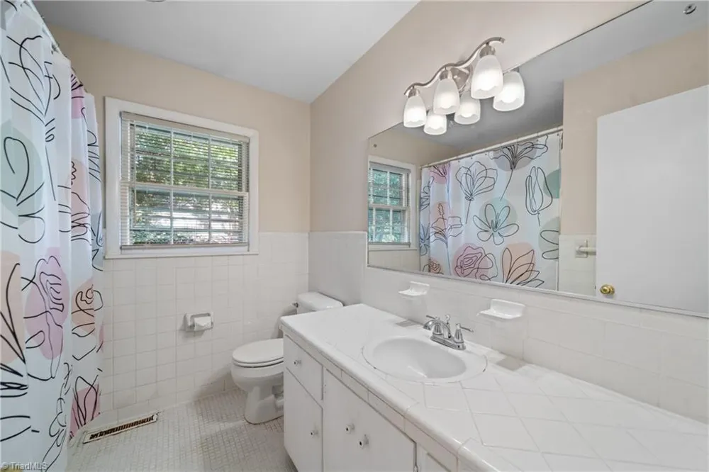 2909 Marlborough Road Burlington, NC 27215