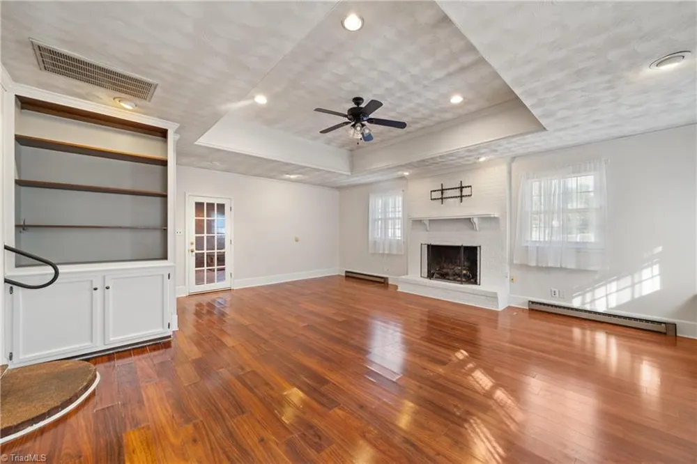 2909 Marlborough Road Burlington, NC 27215