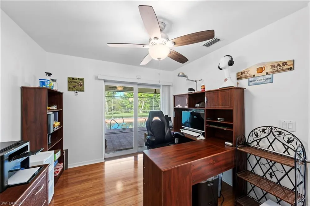 702 SE 10th Avenue Cape Coral, FL 33990