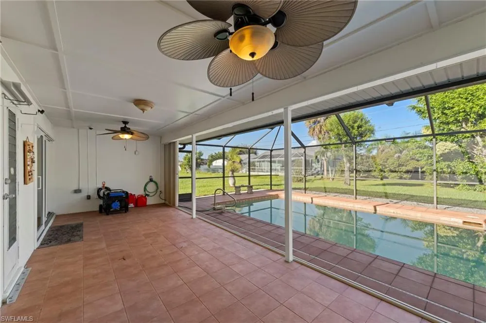 702 SE 10th Avenue Cape Coral, FL 33990