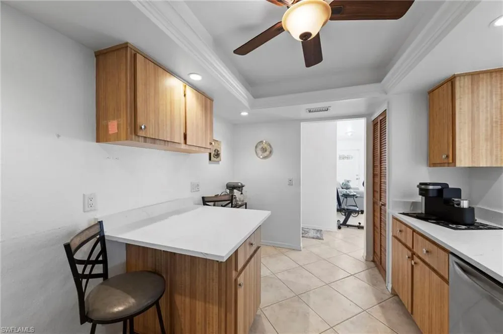 702 SE 10th Avenue Cape Coral, FL 33990