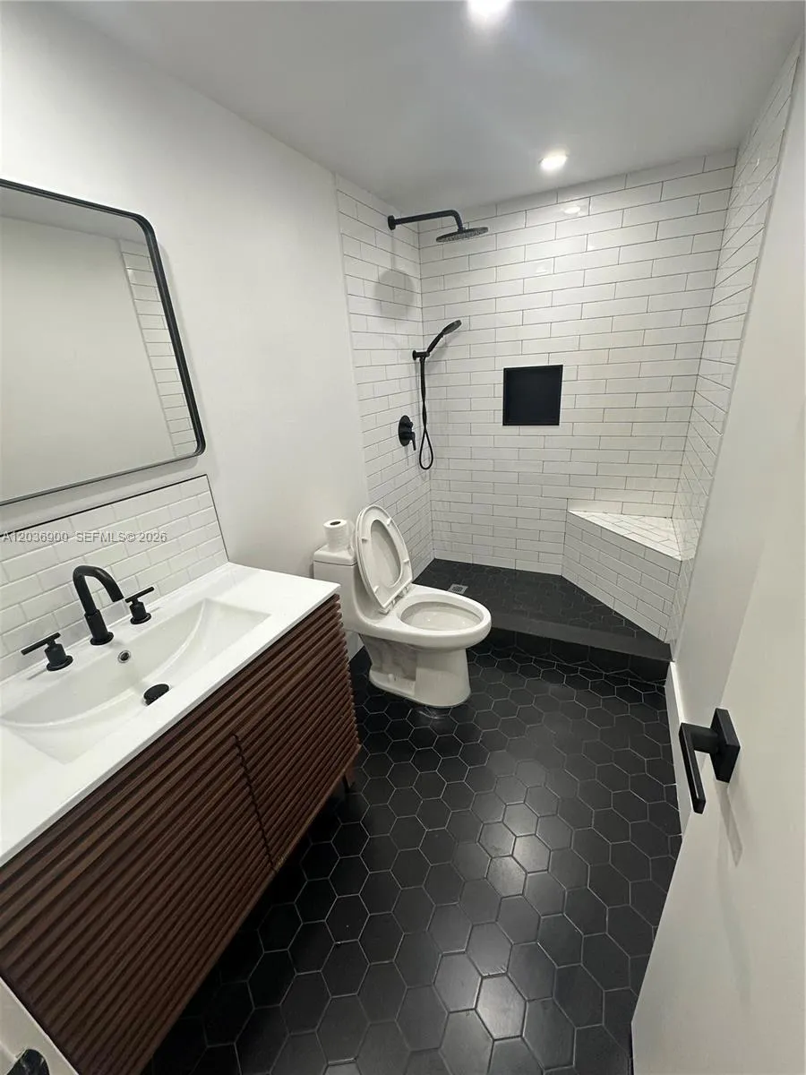 10090 NW 80th Ct #1158 Hialeah Gardens, FL 33016