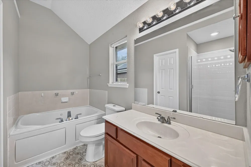 912 Cole Avenue Denton, TX 76208