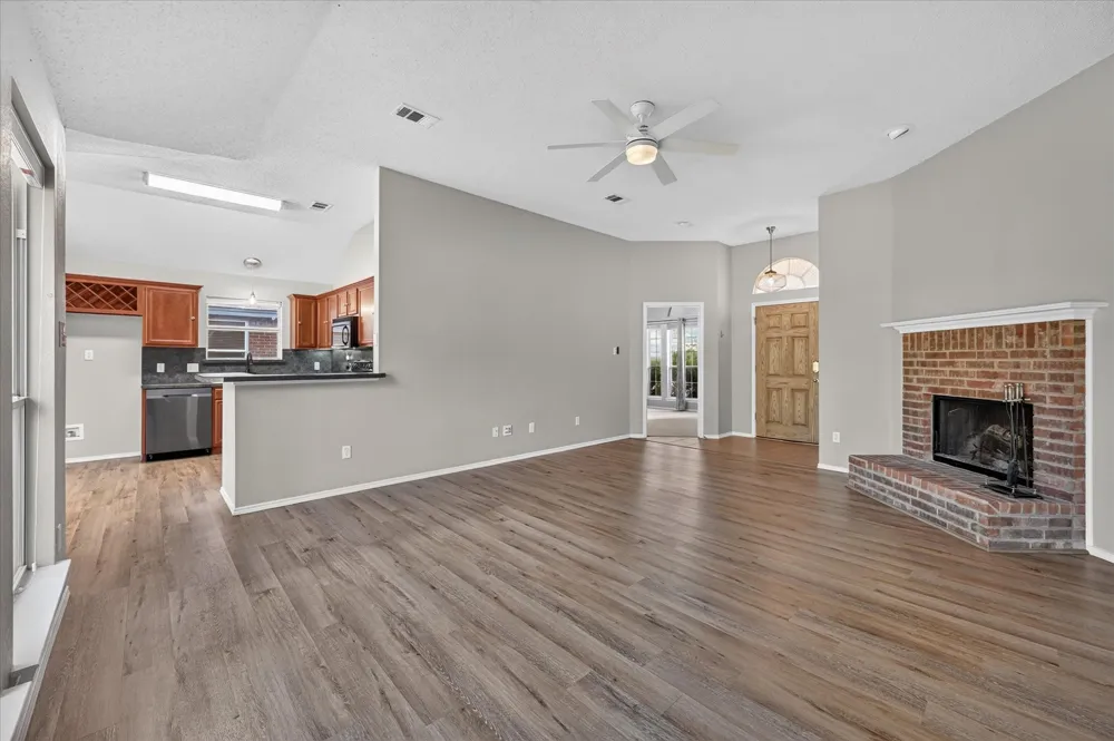 912 Cole Avenue Denton, TX 76208
