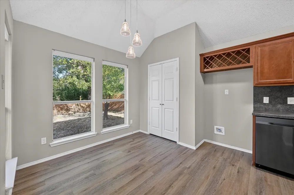 912 Cole Avenue Denton, TX 76208