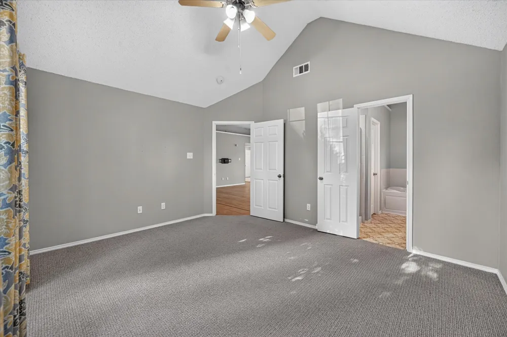 912 Cole Avenue Denton, TX 76208