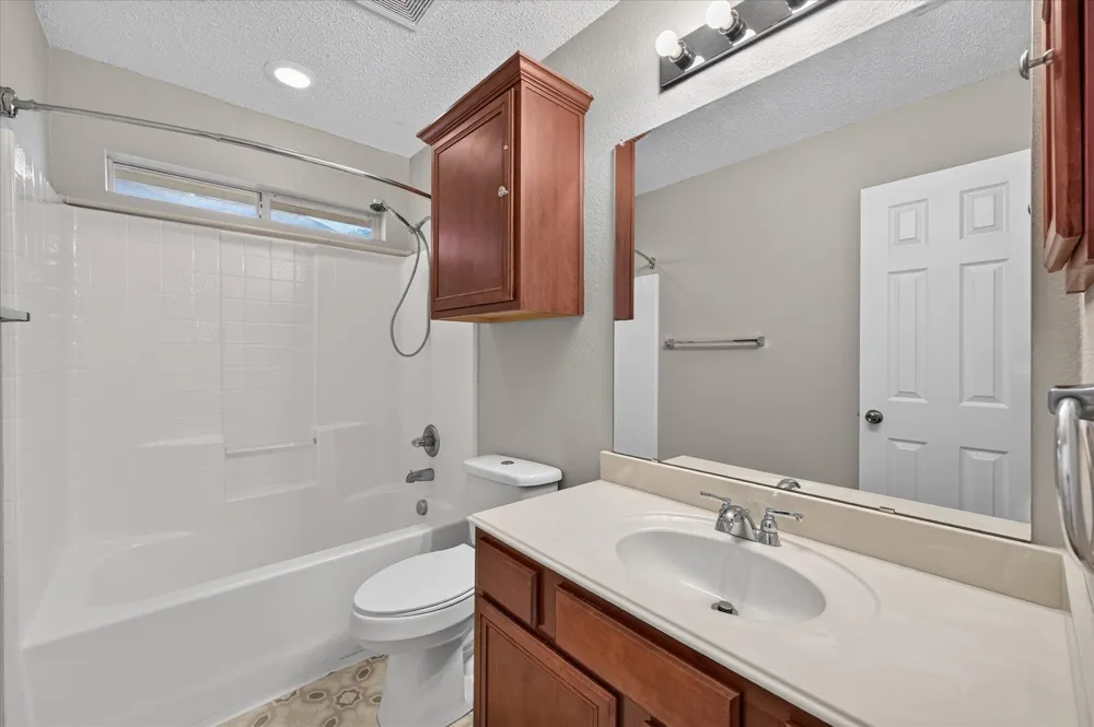 912 Cole Avenue Denton, TX 76208