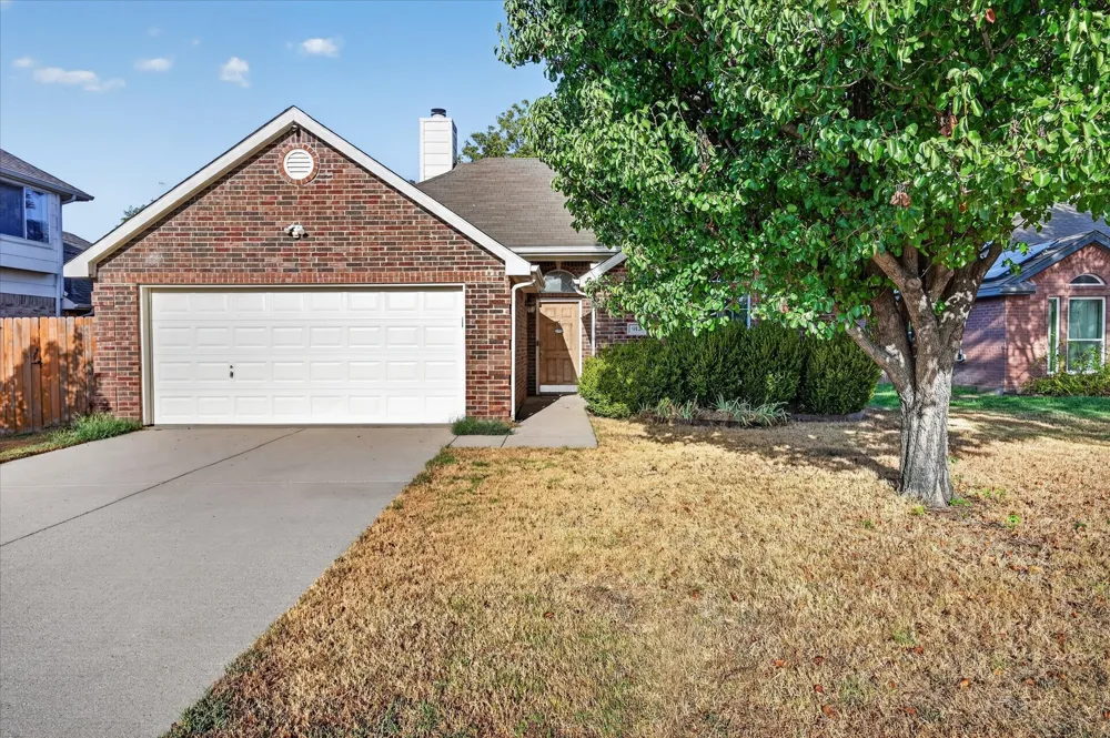 912 Cole Avenue Denton, TX 76208