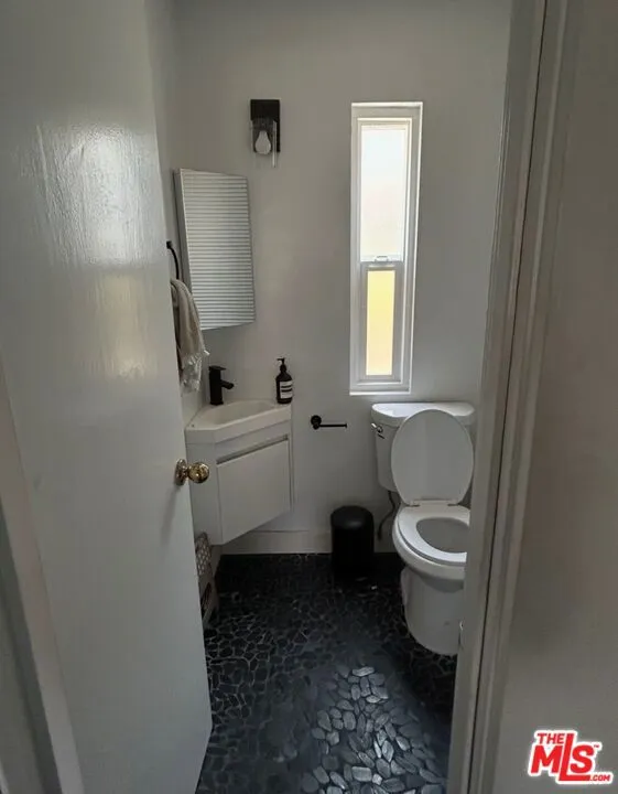 5951 Canterbury Drive #14 Culver City, CA 90230