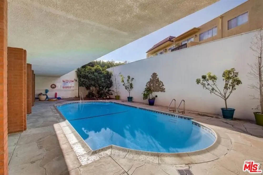 5951 Canterbury Drive #14 Culver City, CA 90230