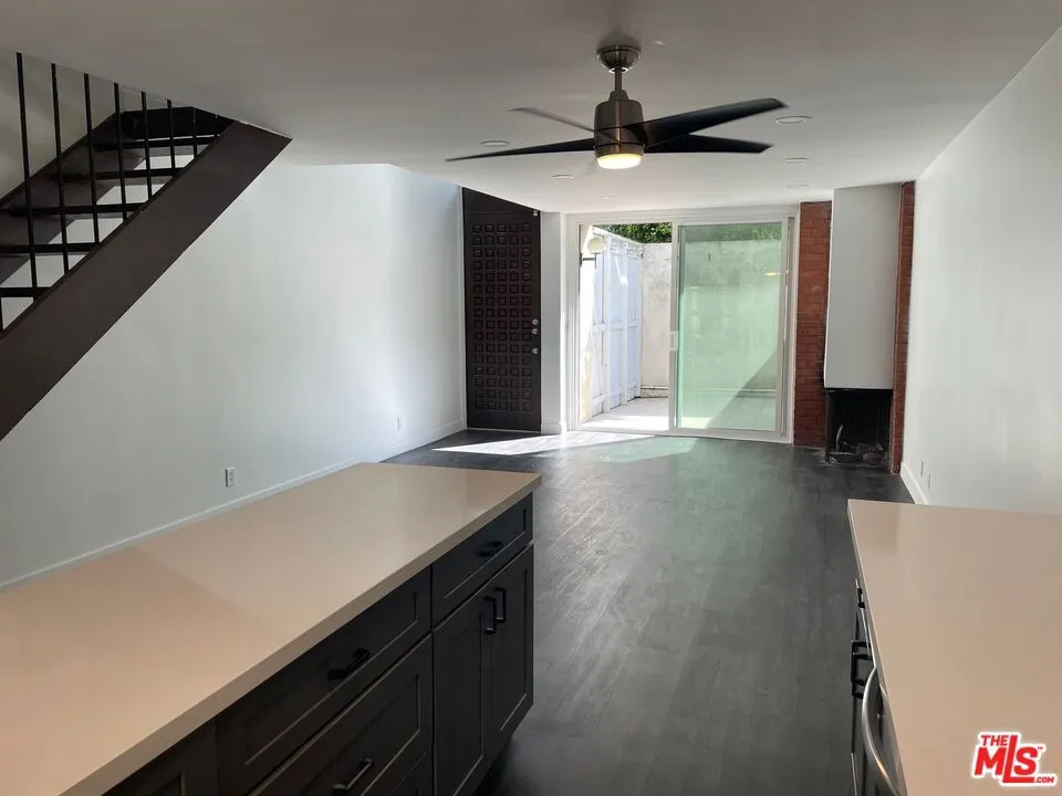 5951 Canterbury Drive #14 Culver City, CA 90230