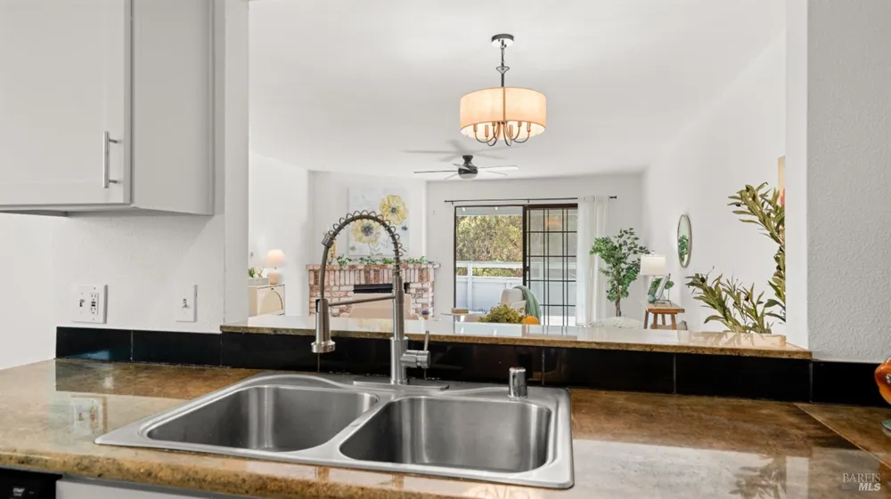 1889 Chantilly Lane Hayward, CA 94541