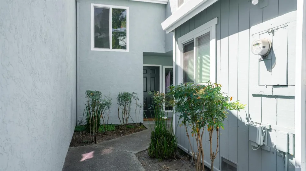 1889 Chantilly Lane Hayward, CA 94541